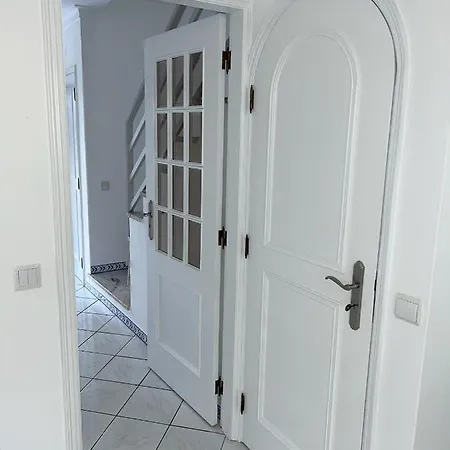 Relaxing 2 Bedroom House 5 Minutes Away From Vilamoura Marina Quarteira Buitenkant foto