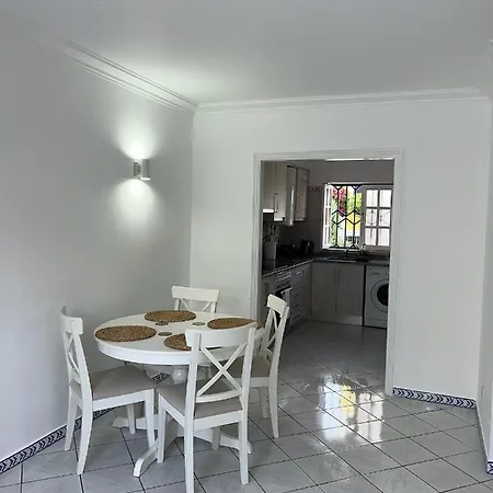 Relaxing 2 Bedroom House 5 Minutes Away From Vilamoura Marina Quarteira Buitenkant foto